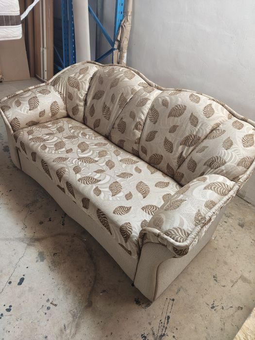 Диван двойка  много запазен