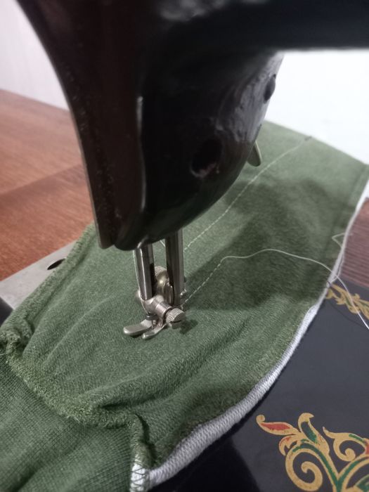 Швейная машинка Чайка