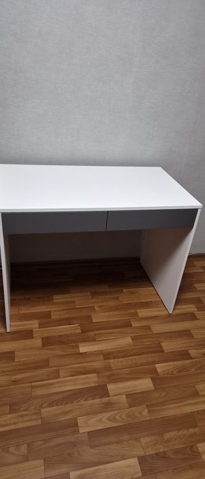 Продам стол новый