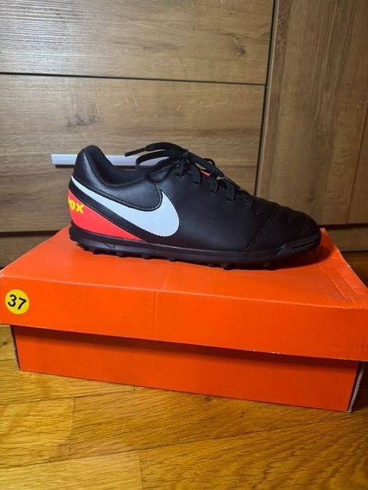 Стоножки найк нови