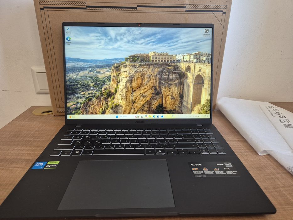 Продам ноутбук ASUS Vivobook 16