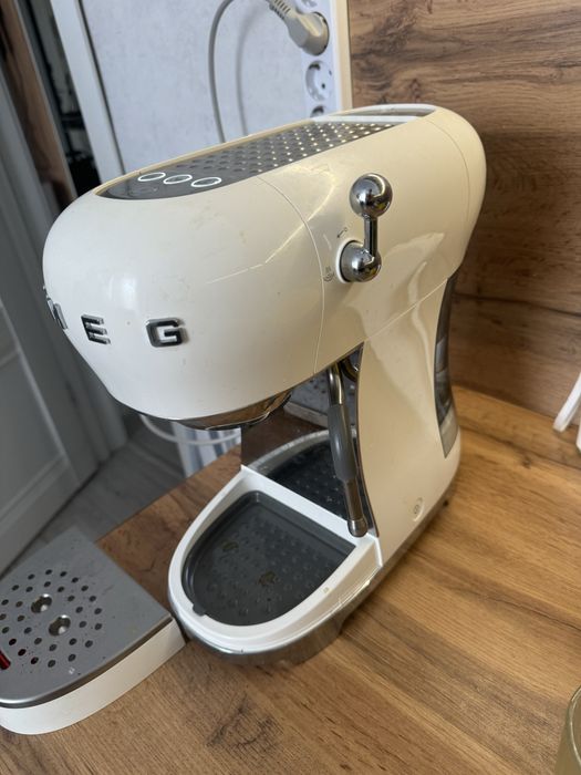 Продам кофемашину smeg