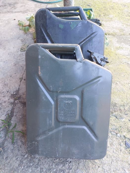 Canistră 20 litri.
