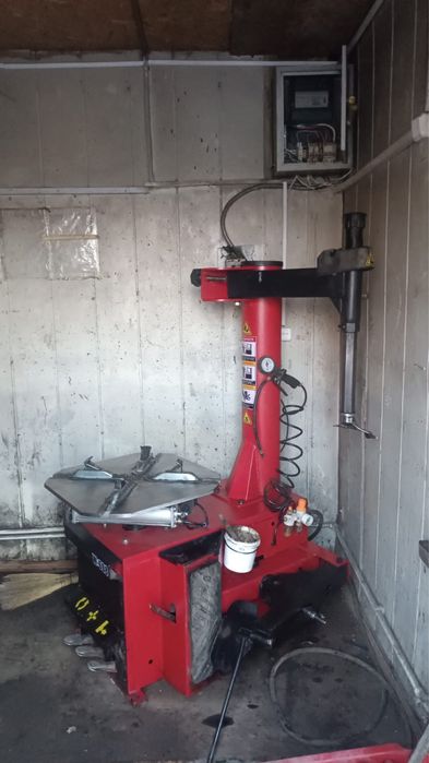 Продаеться шиномонтаж