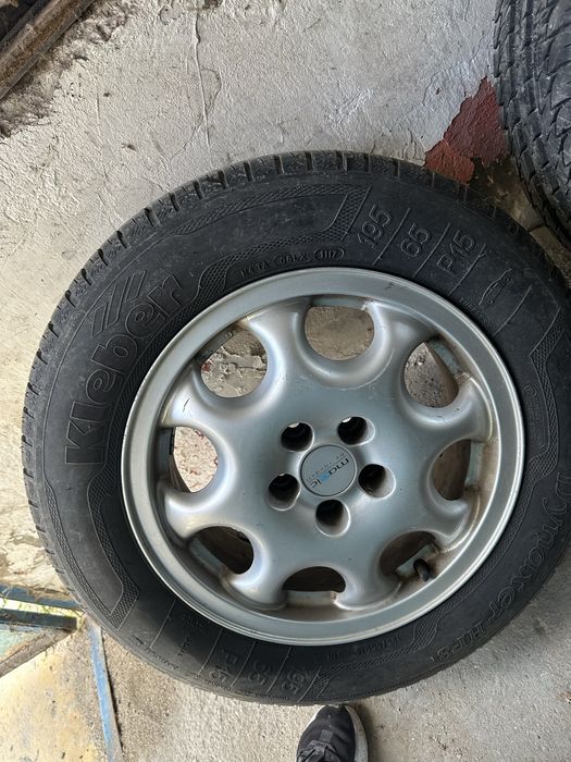 Комплект 15” джанти с летни гуми Kleber 195/65 R15 – топ състояние