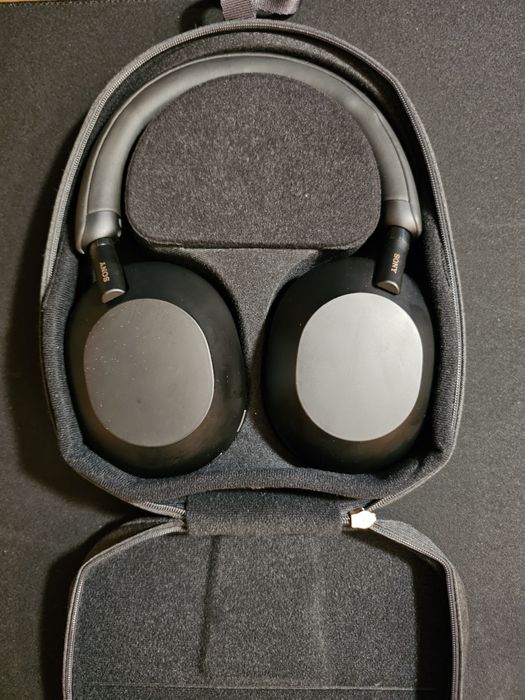 Наушники Sony WH-1000XM5 черные