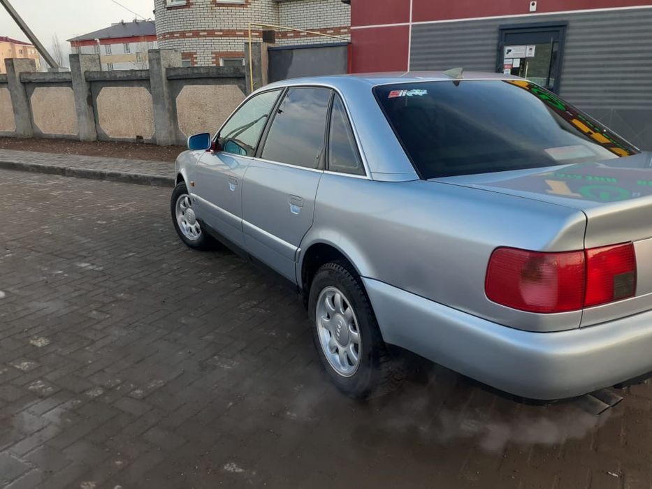 Продам ауди А6 с4 газ-бензин