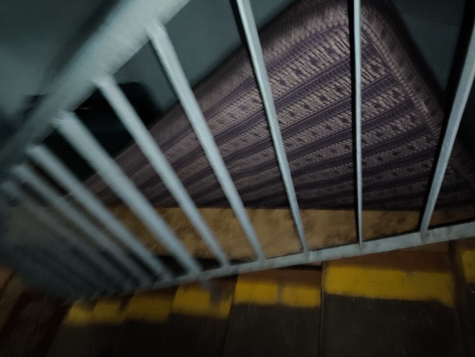 Кровать с матрасом