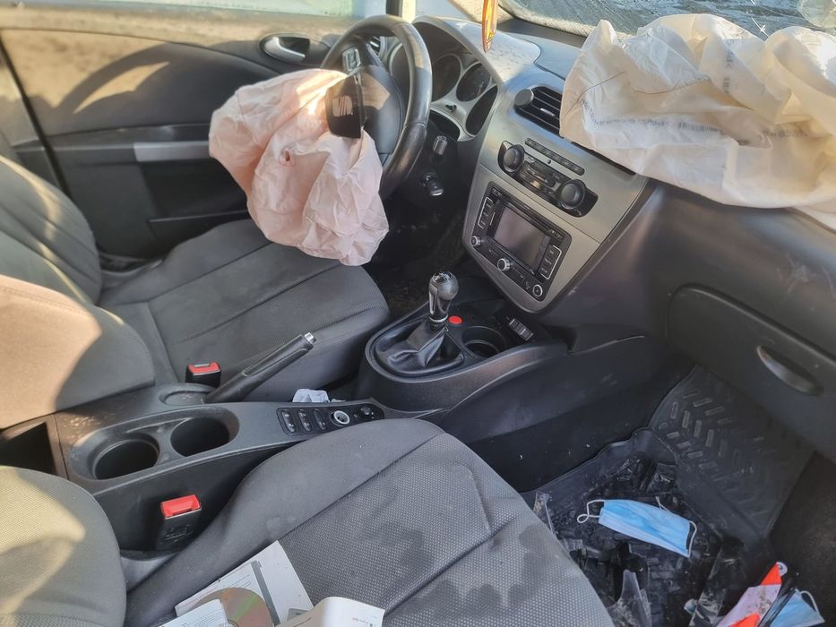 Dezmembrez Seat Leon - 2 (1P) (facelift) (2009 - 2012), 1.6 tdi CAY, manual, CAY, LUB