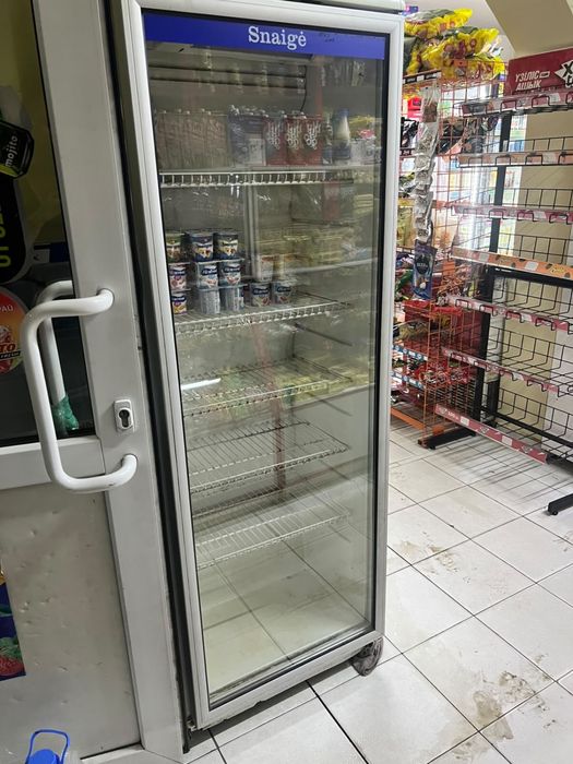 Продается холодильник, требует ремонта