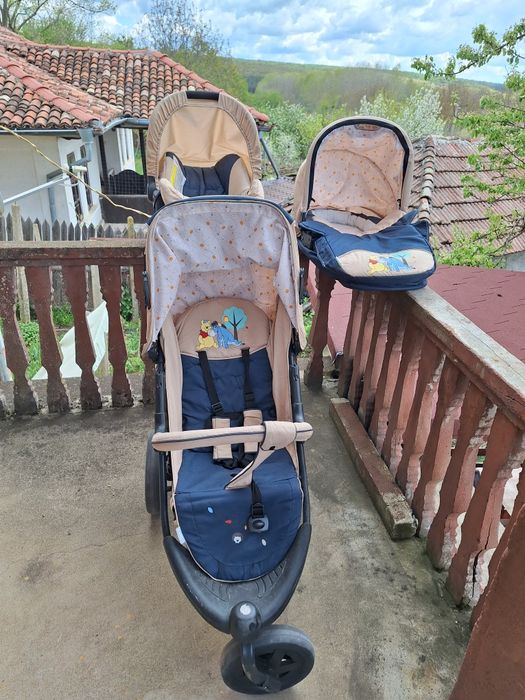 Продавам детска комбинирана количка hauck 3в1