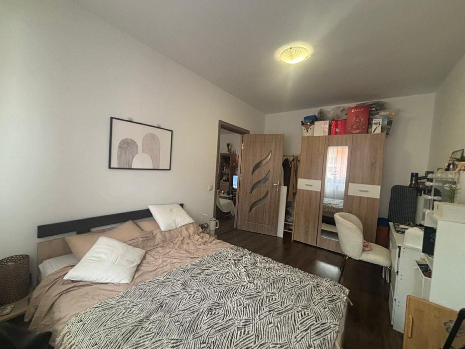 Pret euro Apartament 3 camere 57mp,intermediar  , balcon,parcare, boxa