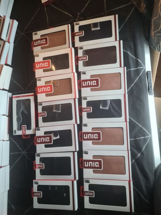 Lot 80+ huse Iphone noi sigilate