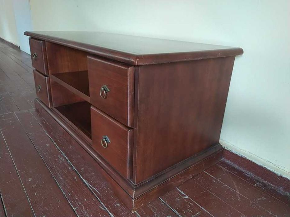 Шкаф масивно дърво