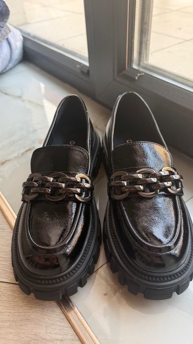 Продам новые лоферы из натуральной кожи