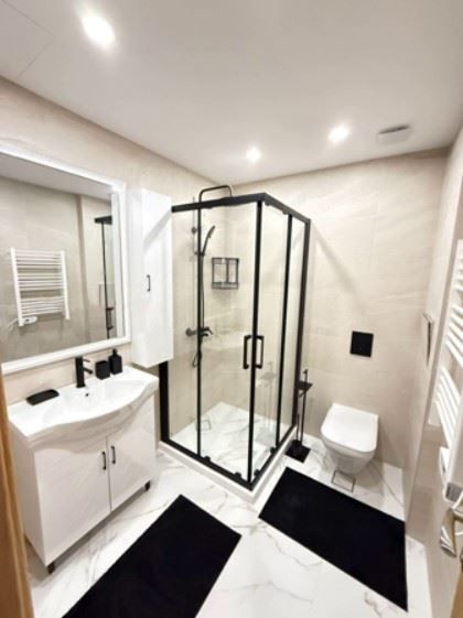 Дава се под наем Тристаен апартамент в София, Център - 120 кв.м за 2223.09 € - Снимка #8