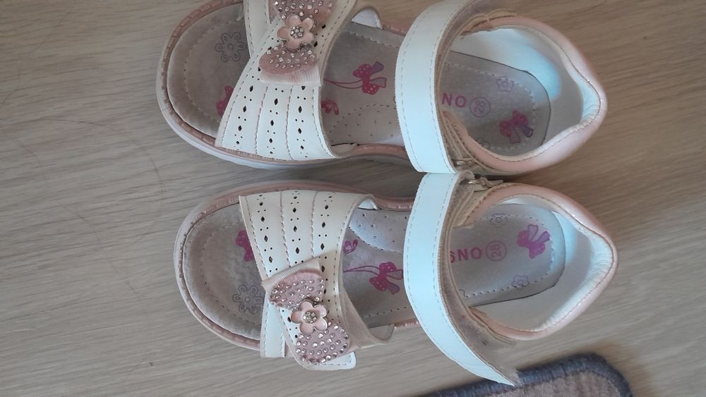 Продам сандалии 28 размер