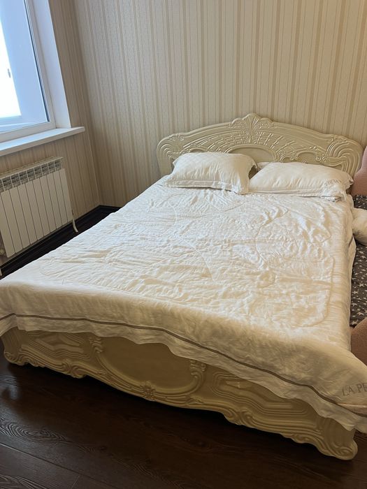 Продам спальный гарнитур