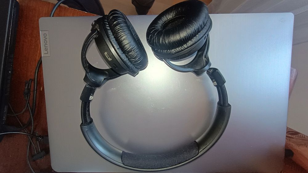 Căști wireless JBL Tune 510BT - Defect mecanic (cupă ruptă), in rest perfect funcționale