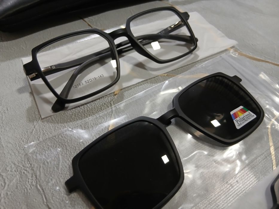 Ko'z oynak qo'shimcha  5 ta palaroid nasadka va koja futlyar bilan