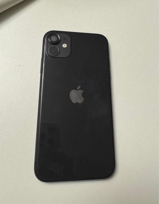 Срочно продам Iphone 11  память 64 Гб в хорошем состоянии