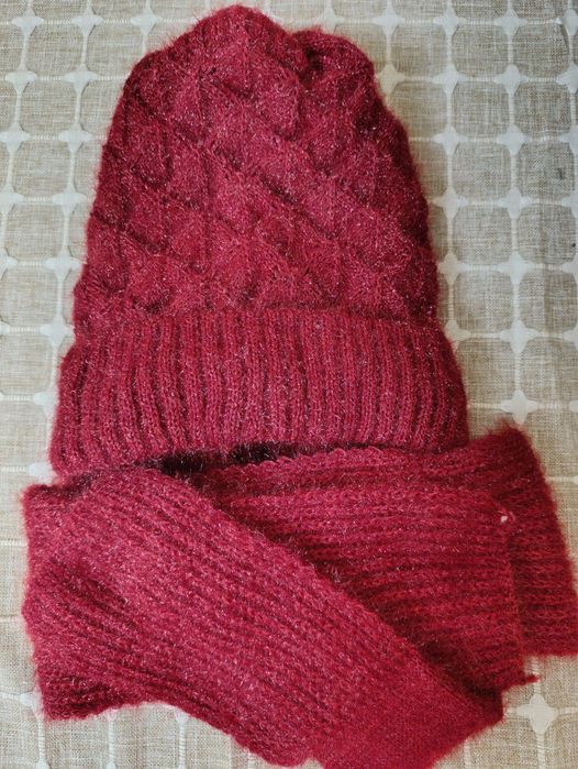 Шапка женская с шарфом