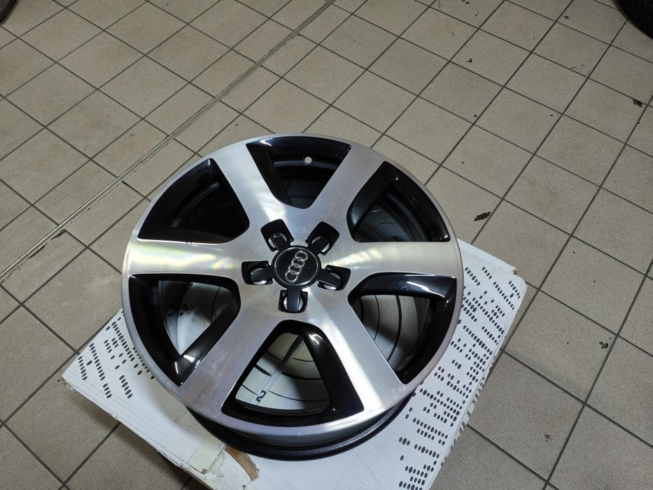 Vand jante de aliaj originale Audi pe 17 bicolor