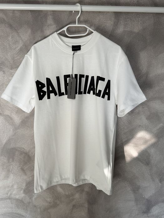 Tricou Balenciaga