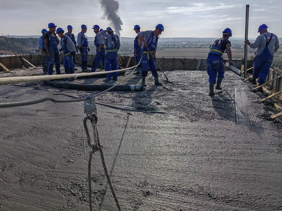 Escavator ,Betoane , bobcat ,canalizari ,nivelari,constructi,bascula ,