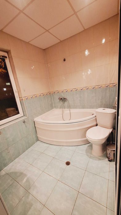 Дава се под наем Тристаен апартамент в Варна, Бриз - 102 кв.м за 598.23 € - Снимка #17