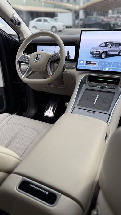 Denza N9 Full с пробегом 1800км в идеальном состоянии