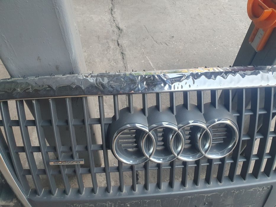 Предна решетка за AUDI Q5