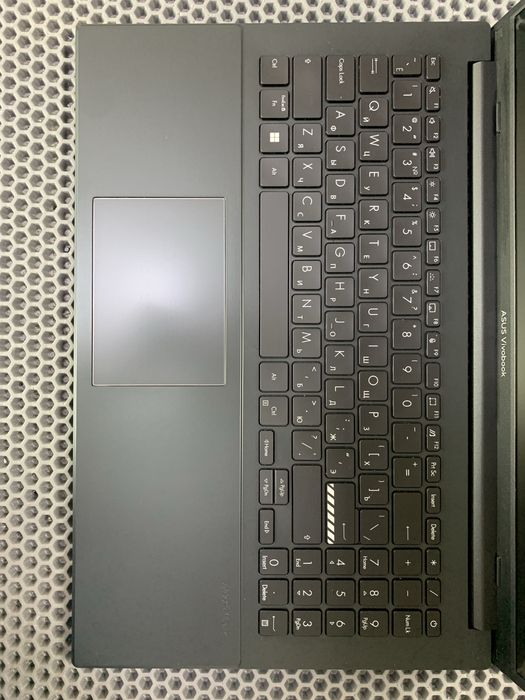 Asus vivobook Oled экран.