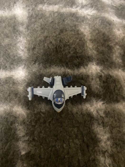 Коллекционный самолет Эхо (Echo) из Киндер Сюрприз Disney Planes