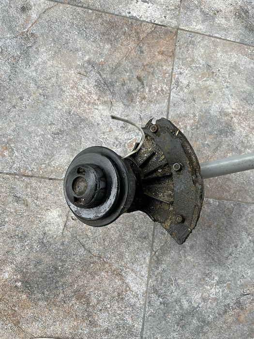 Masina de tuns iarba