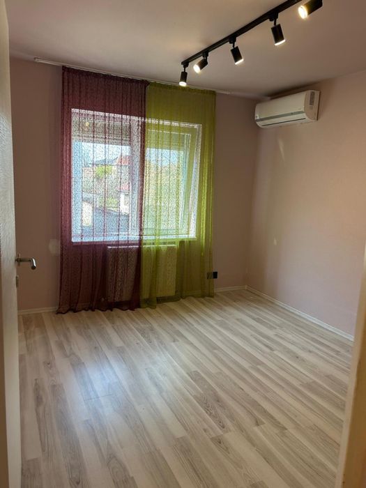 Apartament cu o camera zona Parneava