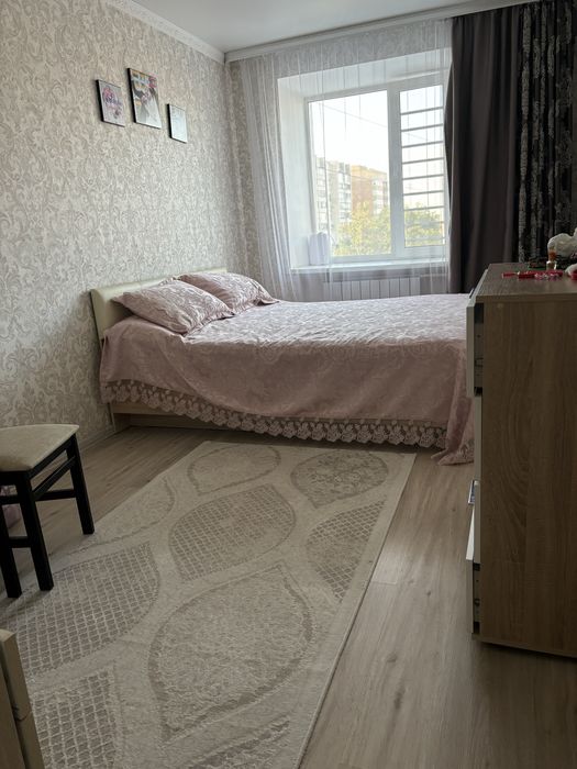 Продам 3 комн. квартиру в центре