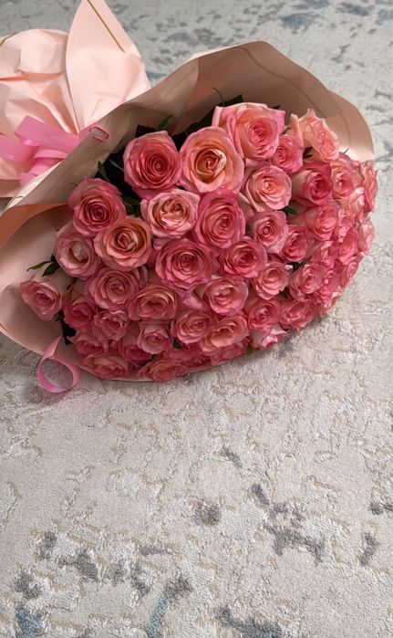 цветы 51 роза свежий