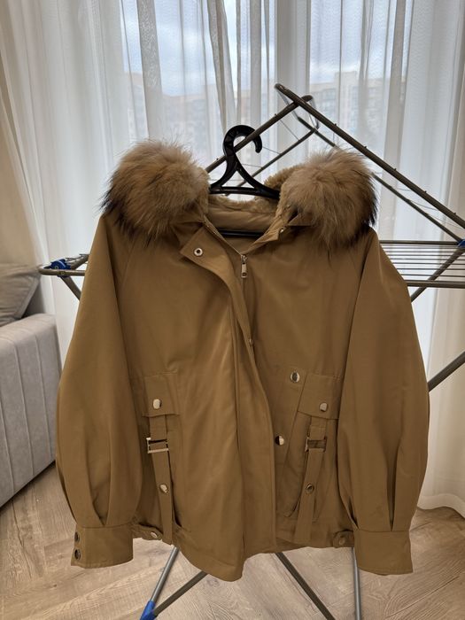Продам парку. Состояние отличное.