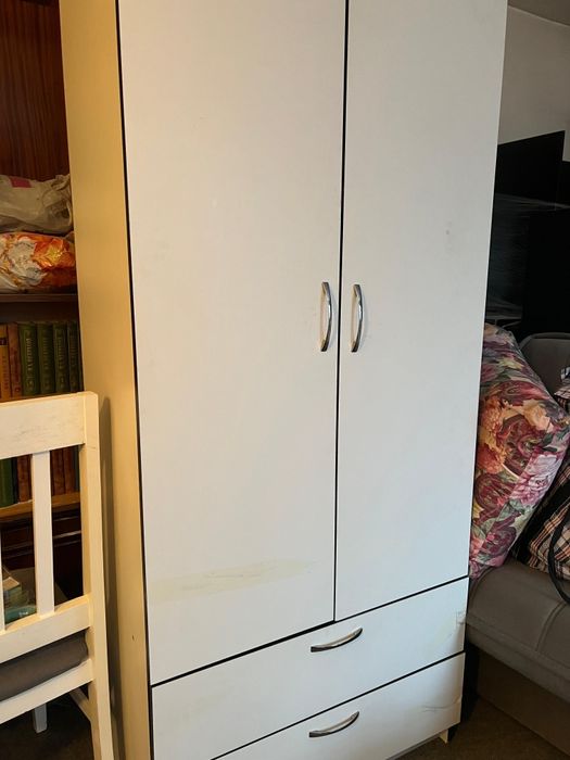 Шкаф для одежды с выдвижными ящиками