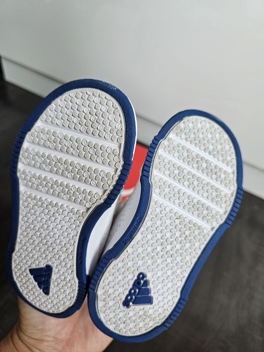 Маратонки Adidas 24 номер