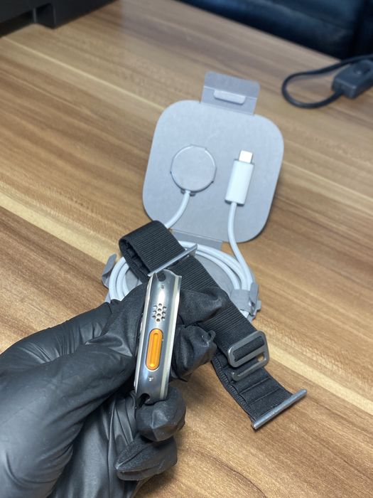 Apple Watch Ultra / 49 mm / Graphite