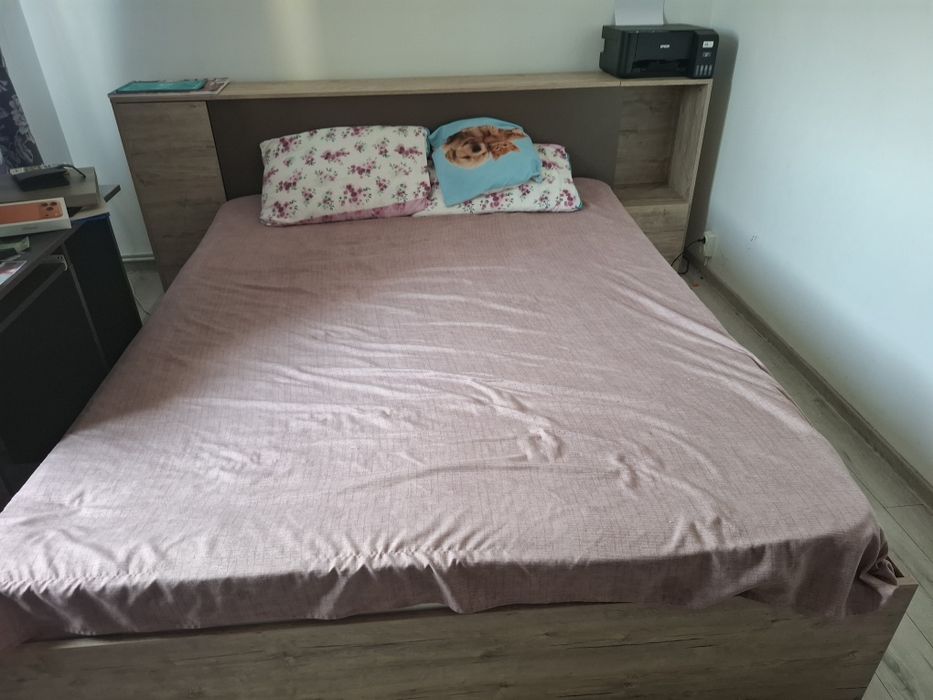 Pat dublu cu spatiu de depozitare