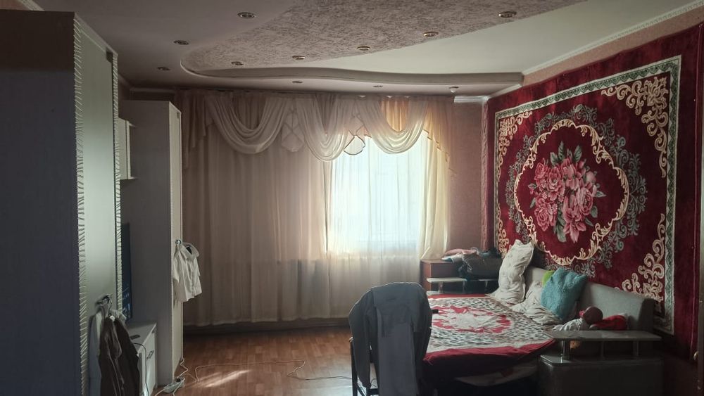 Продаётся два дома с двумя гаражами