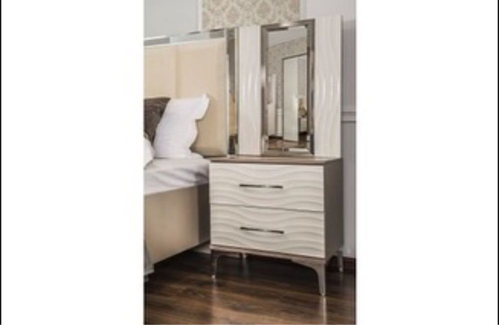 Продается спальный гарнитур