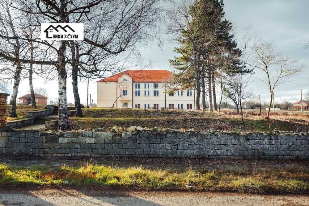 Продава се Хотел в Варна, Център - 8300 кв.м за 139 €/кв.м - Снимка #3