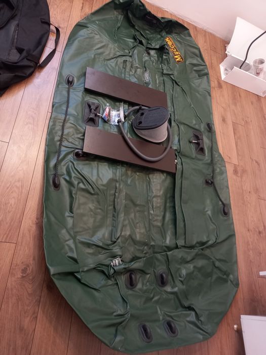 Продам лодку ПВХ, на воде была 1 раз