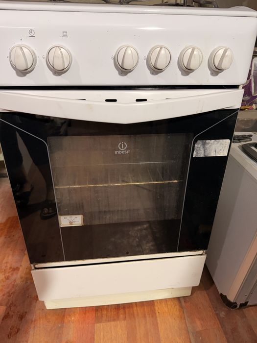 Продам газовую плиту 50 см INDESIT