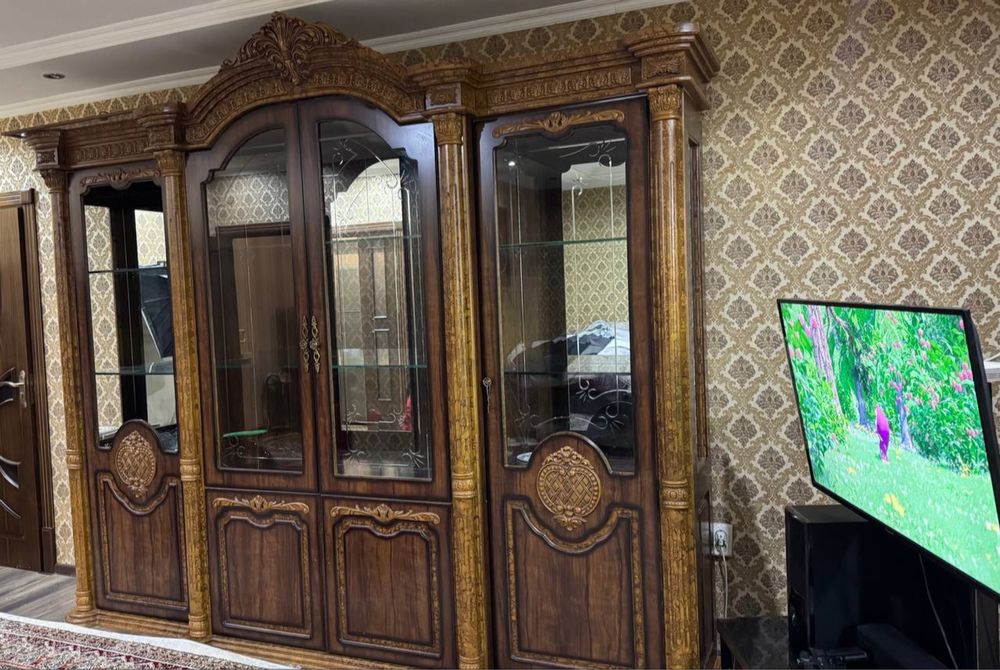 Продается мебель шифонер,стенка,камот