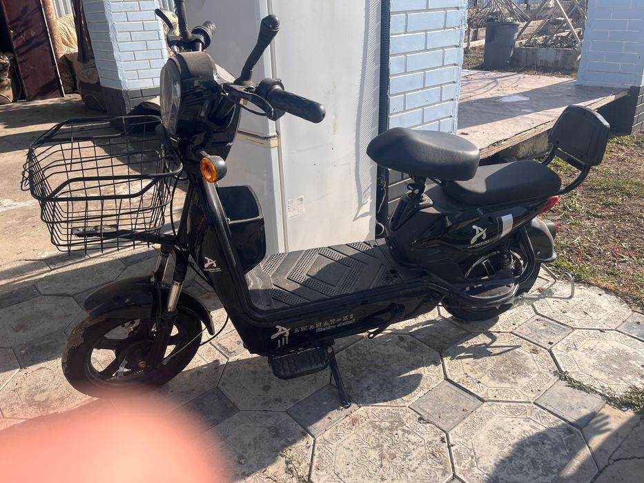 электроскутер аманат